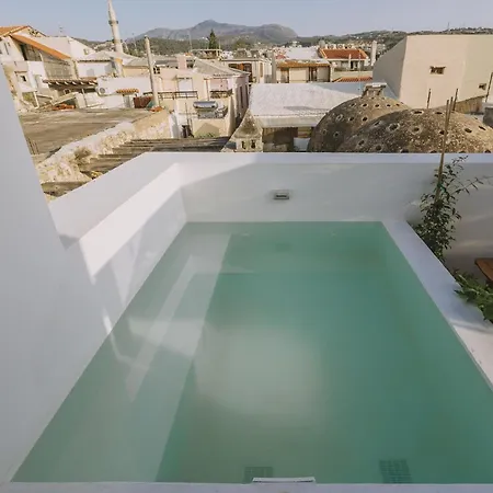 Minoos With Roof Pool Vakantiehuis *