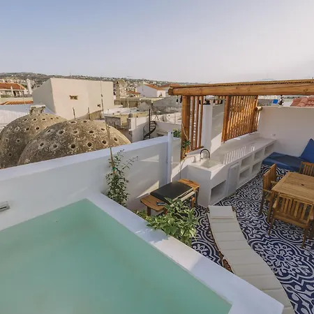 Minoos With Roof Pool Casa de Férias *